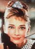 coiffure-chignon-beehive-d-audrey-hepburn-breakfast-at-tiffany-s_4651084.jpg