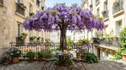 jardin-ce-mini-parasol-fleuri-venu-dangleterre-seduit-les-francais-ideal-petits-espaces-et-en...webp